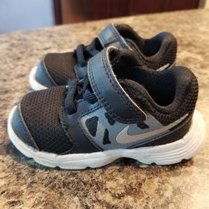 Toddler size 5 Nike shoes